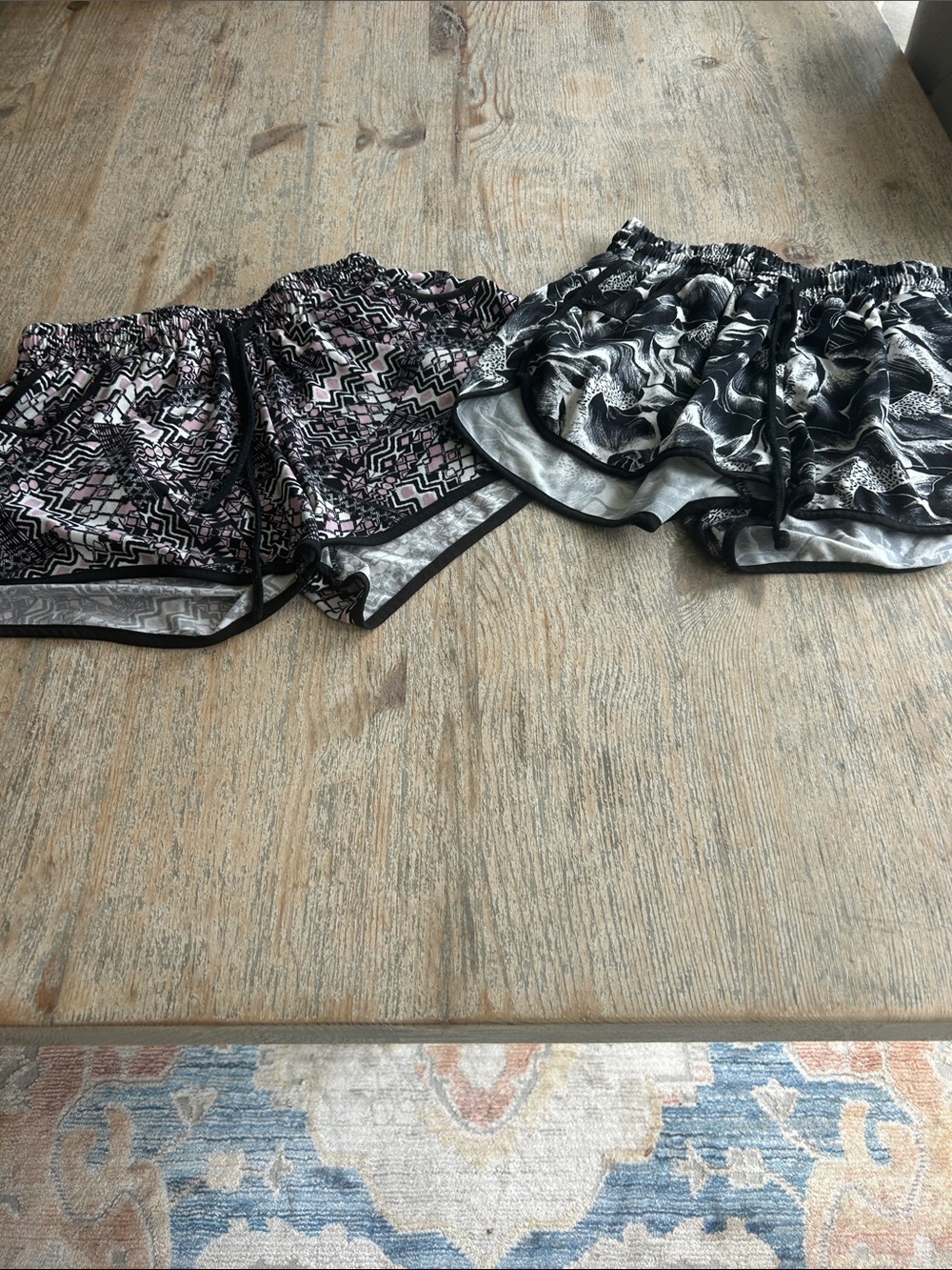 Women's Printed ultra Soft  Shorts with Elastic Waistband - Black & Light Pink